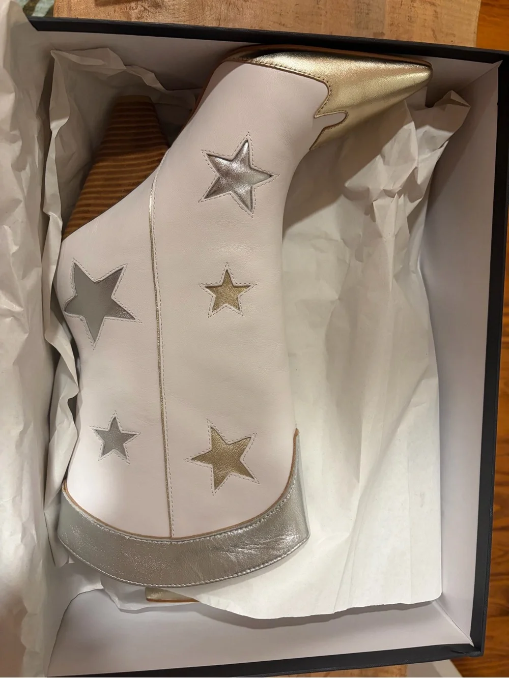 Liu Jo White Star-Accent Western Ankle Barbie Boots